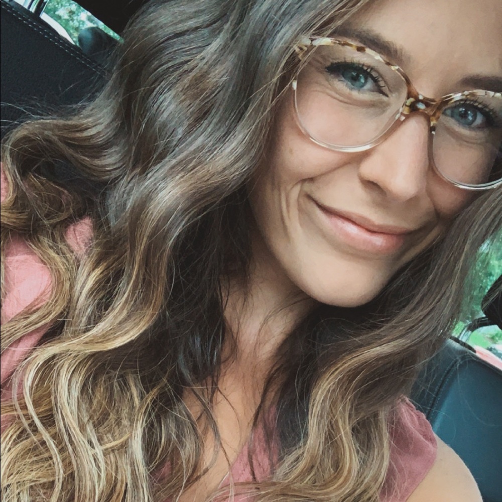 🙋🏻‍♀️BONJOUR HOLA HI My name is Corinne 😄🥰🌸